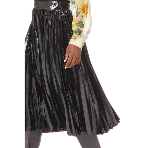 NWT Dolce & Gabbana Black Pleated Midi Skirt in Flowing Lamé Velvet  IT 38 US XS - Picture 1 of 13